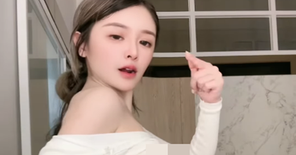 Bất chấp tai tiếng, hot girl lại diện đồ xuyên thấu nhảy múa trên sóng live