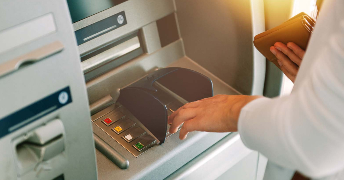 Cách rút tiền ATM không lo bị nuốt thẻ, áp dụng tất cả cây ATM