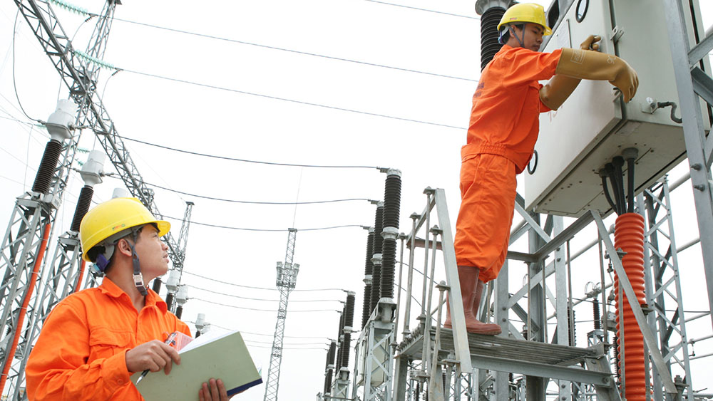 EVN hạch toán sai hơn… 1900 tỷ đồng do áp lực đòi tăng giá điện