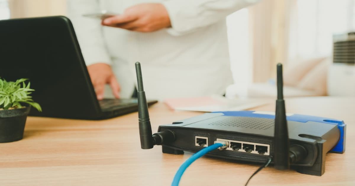 Modem là gì? Cách phân biệt Modem với Router như thế nào?