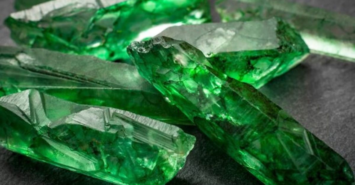 Ngọc lục bảo (Đá Emerald): Ý nghĩa – Công dụng – Giá thành