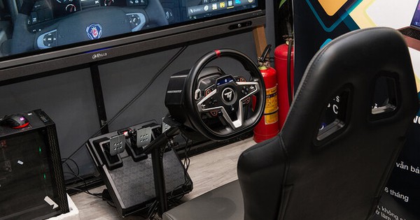 Review ThrustMaster T248 – Vô lăng lái xe siêu mượt có LED hiển thị tốc độ xịn sò