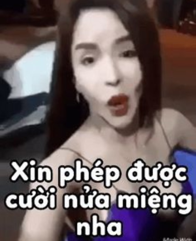 Meme Linda cười nửa miệng