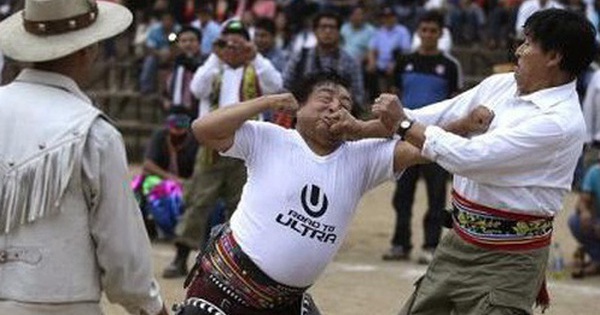 Lễ hội ‘đánh nhau để xóa bỏ hận thù’, chào đón năm mới của người Peru