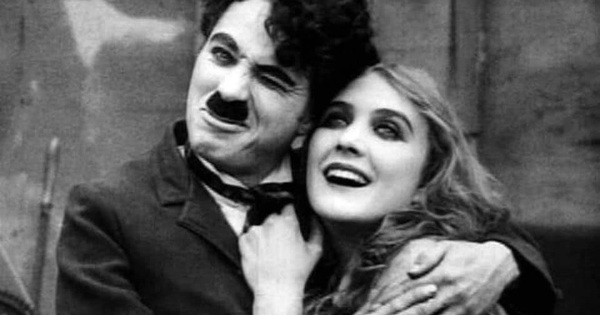 Thư gửi con gái của vua hề Sác Lô (Charlie Chaplin) viết đêm Giáng Sinh 1965…