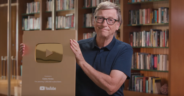 Tỷ phú Bill Gates ‘khoe’ Nút Vàng YouTube sau 7 năm lập kênh, dù triệu sub nhưng chưa một lần bật quảng cáo