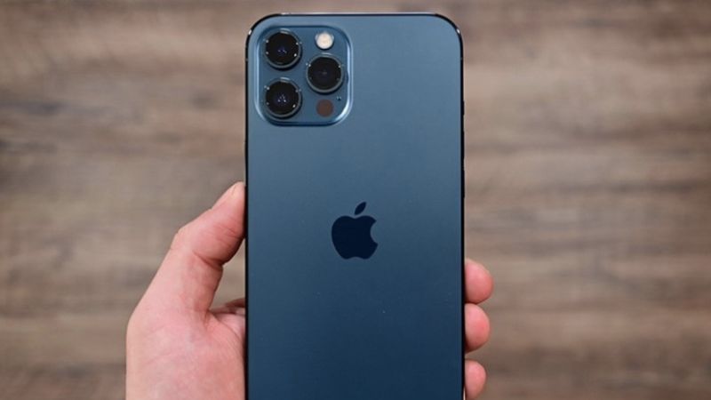 iPhone 15 Pro Max màu xanh titan