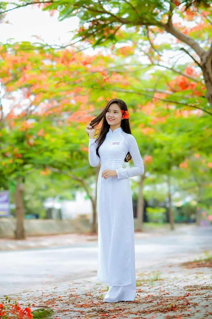 Cô gái xinh đẹp Ao Dai