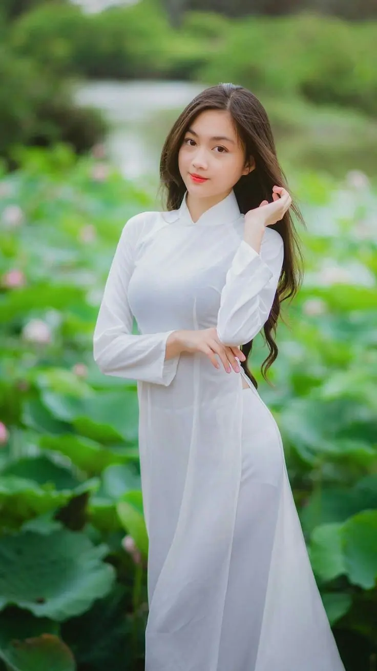 Cô gái xinh đẹp tự nhiên AO Dai