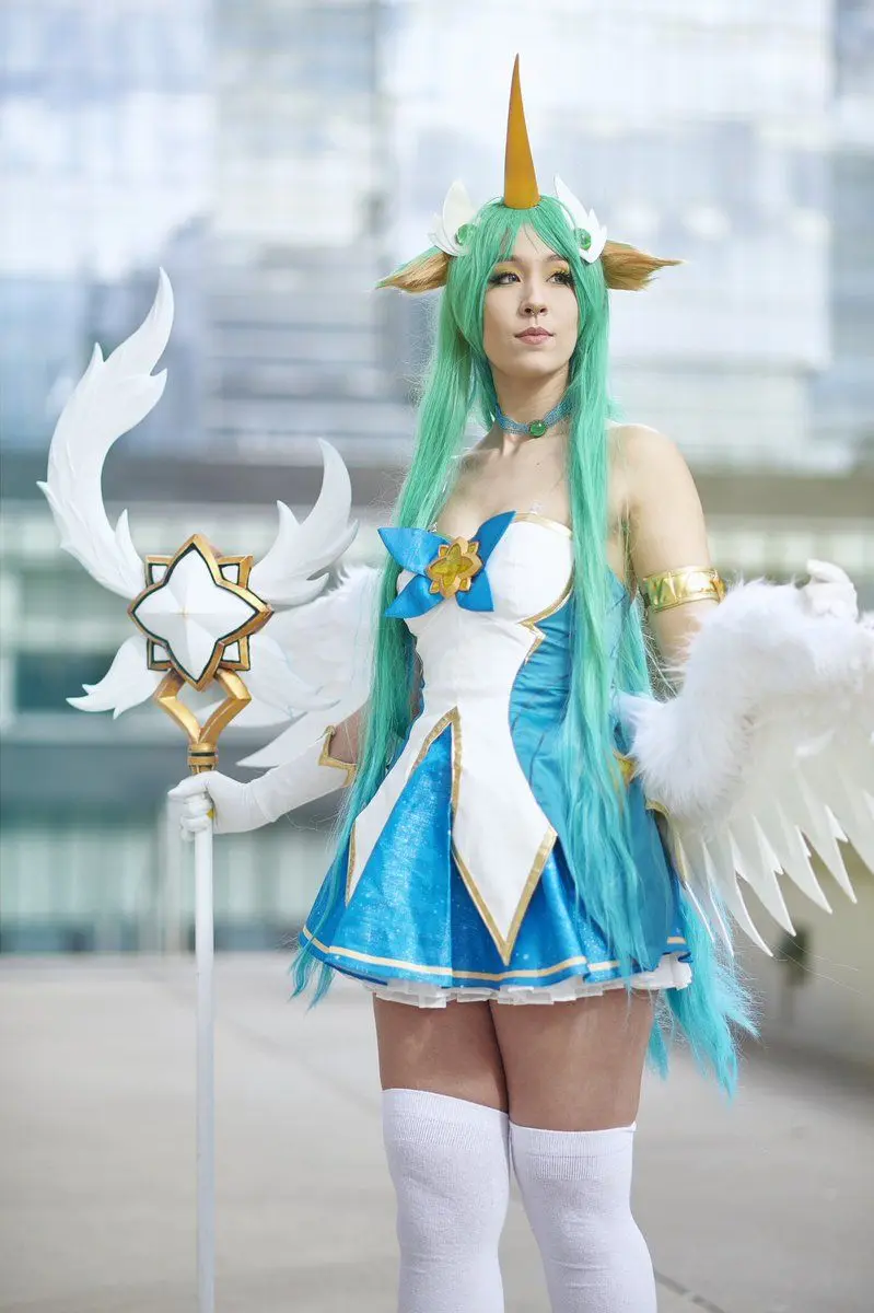 Cô gái xinh đẹp lien Quan Cosplay di động