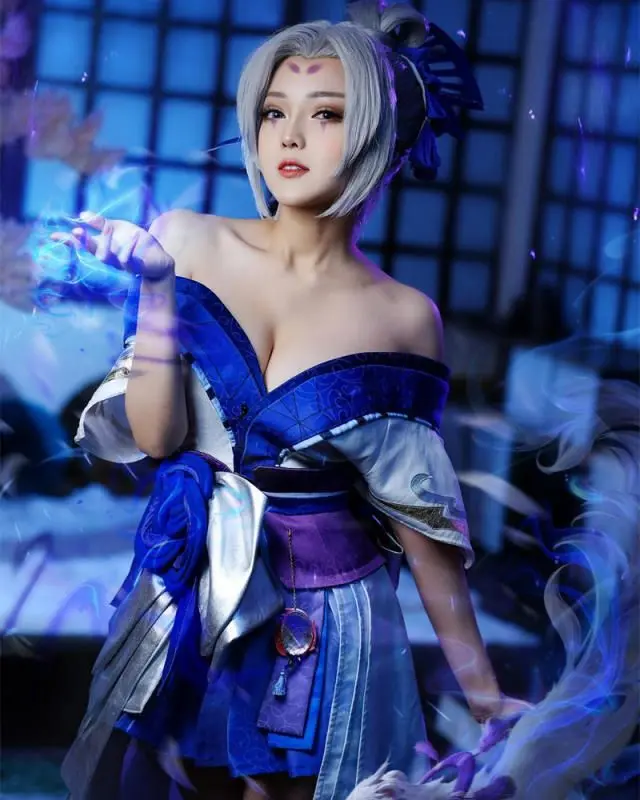 Cô gái xinh đẹp ảnh cosplay lien Quan di động