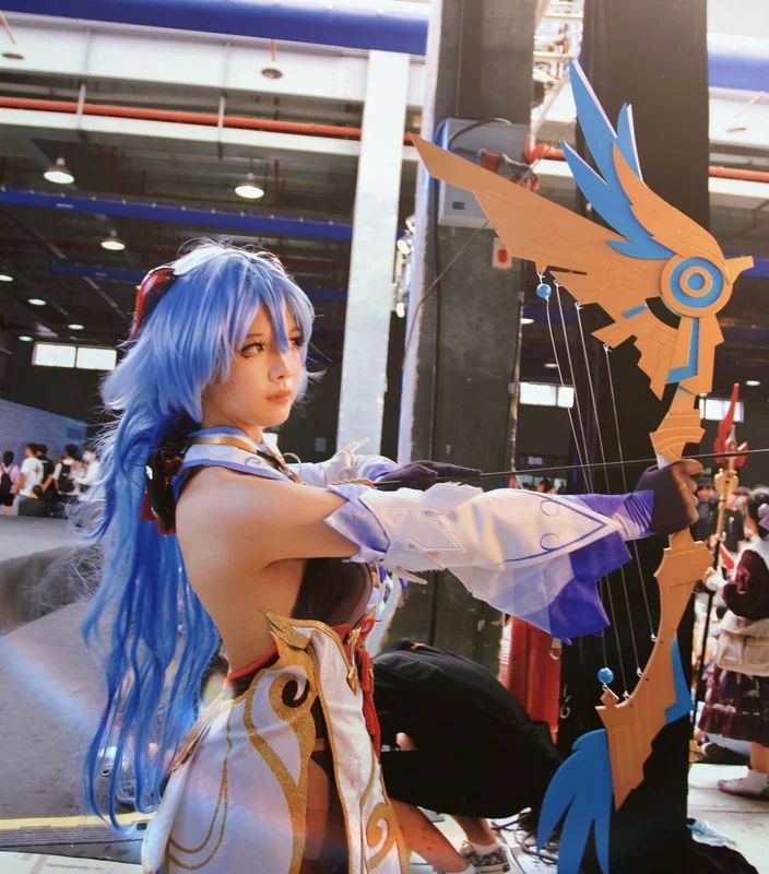 Các nhân vật cosplay cô gái xinh đẹp trong lien dien di động