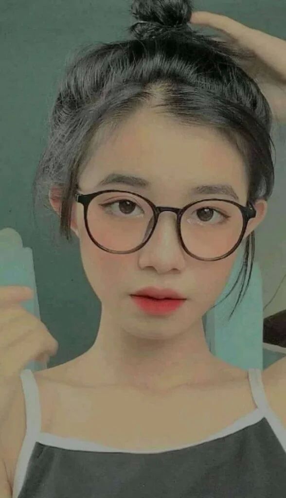 Vẻ đẹp thân thiện của cô gái xinh đẹp Instagram