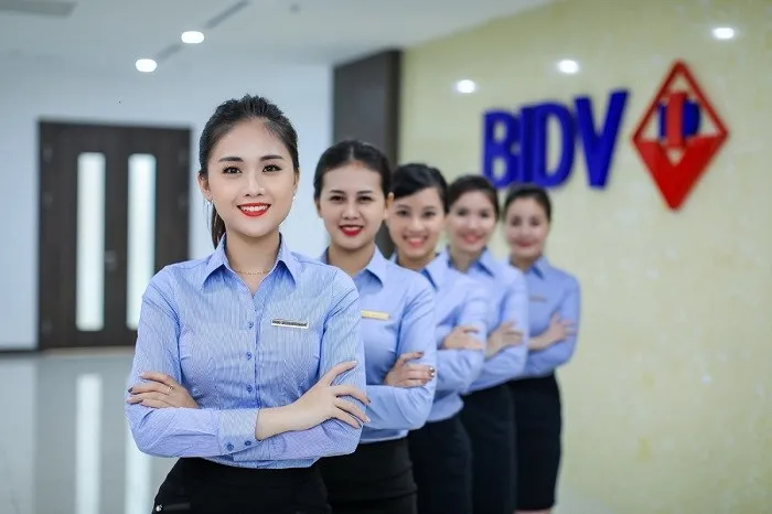 Tamaboo của Bank Girl và ngoại hình thanh lịch