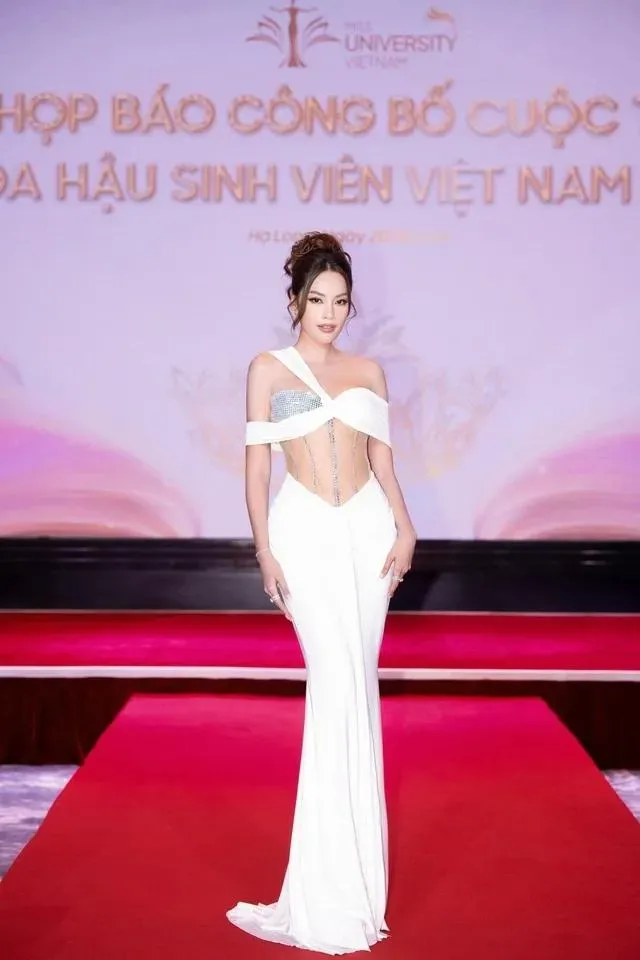 Vẻ đẹp dịu dàng của cô Le Hoang Phuong