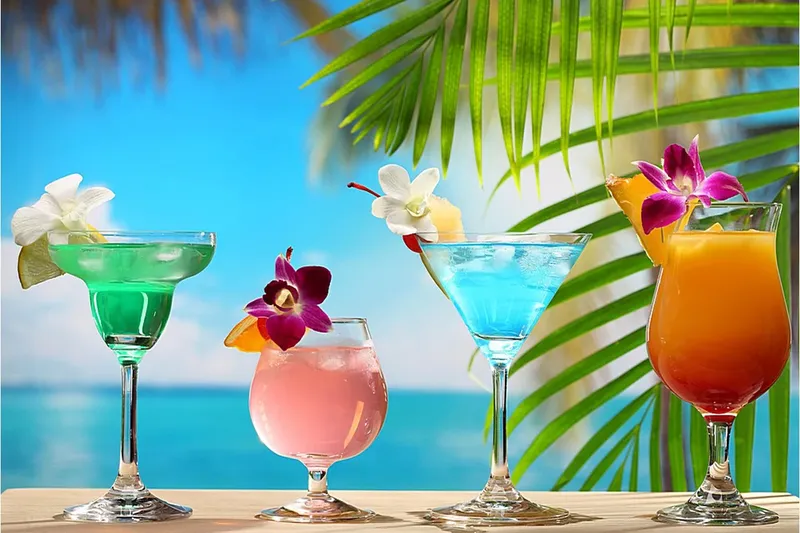 Cocktail mùa hè được làm mới, hình nền lý tưởng cho mùa nắng