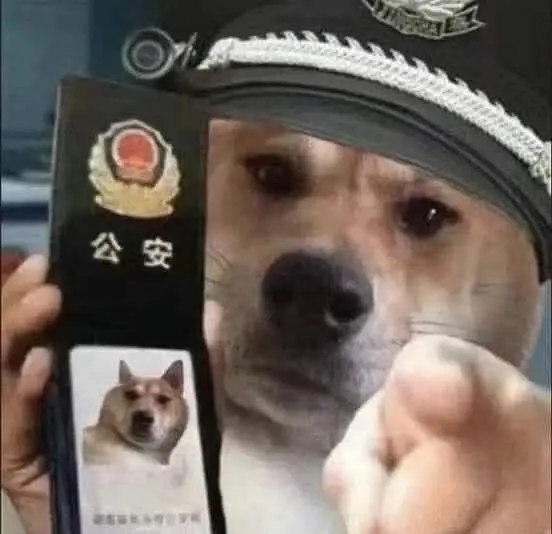 Meme Police Dog chĩa bàn tay vui nhộn