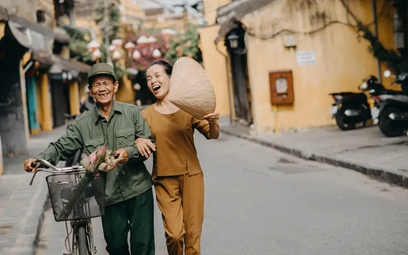 Cặp đôi yêu nhau và những khoảnh khắc đáng nhớ