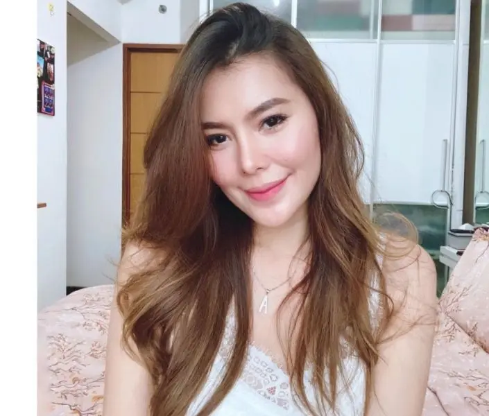 Cô gái xinh đẹp 30 -year -nhưng trẻ như 18+ 15