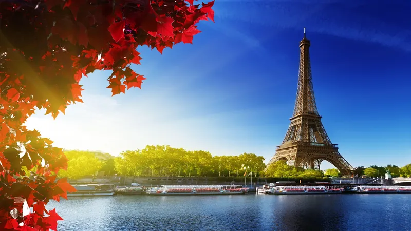 Tháp Eiffel Paris dưới bầu trời đêm, hình nền đẹp