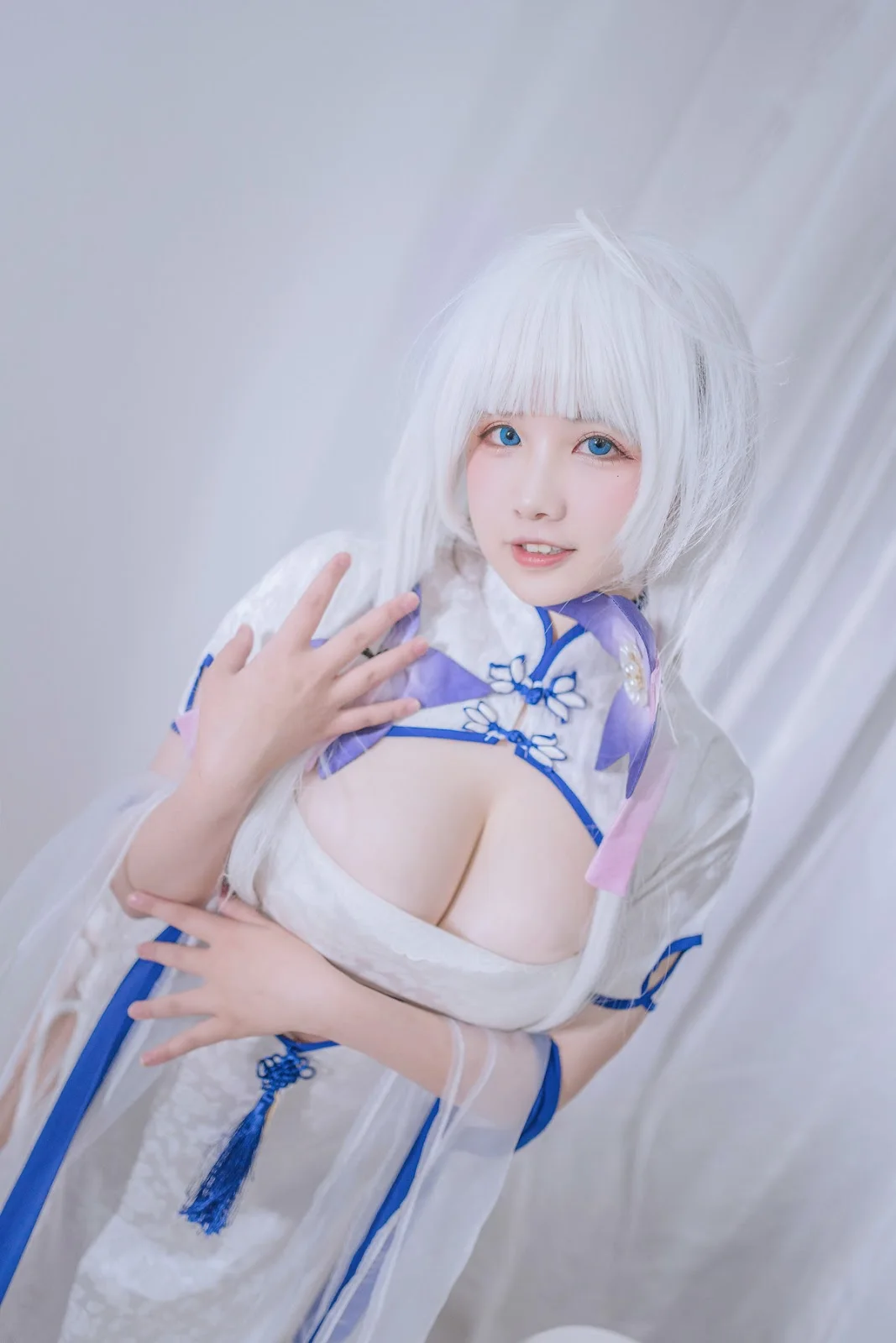 Khám phá các nhân vật trong cô gái cosplay nữ.