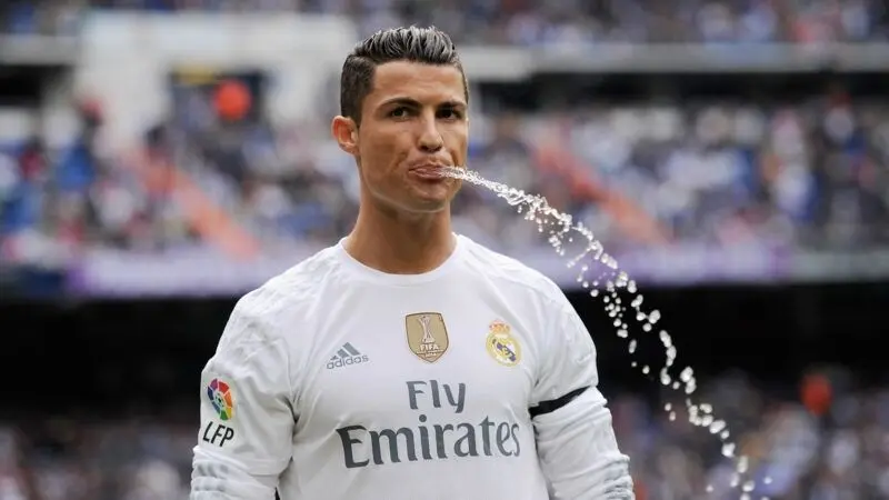 Meme ronaldo pha trộn sự hài hước