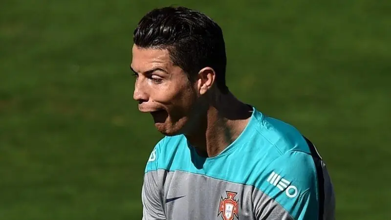 Meme ronaldo thật hài hước và thú vị