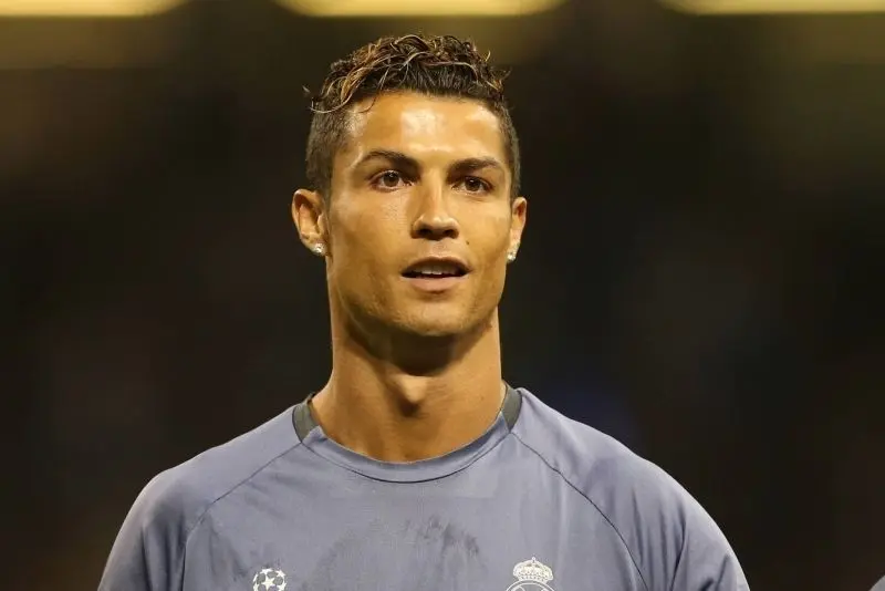 Ronaldo đẹp trai với sự đĩnh đạc