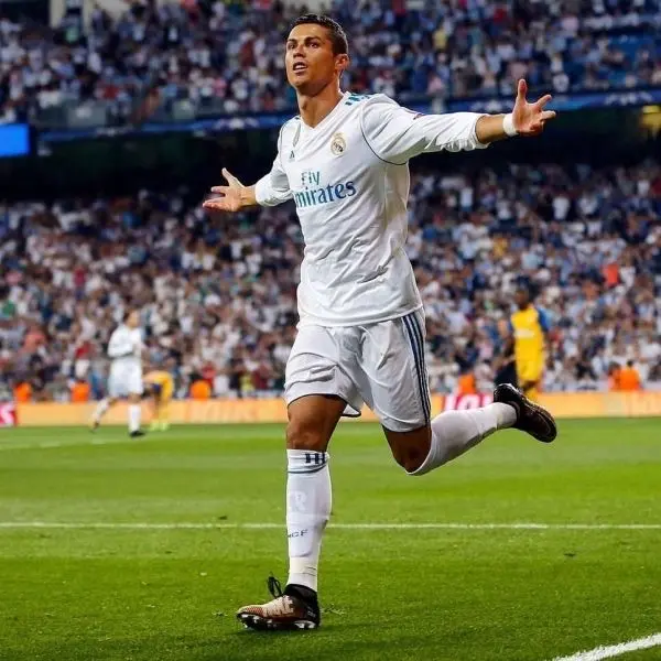 Ronaldo đẹp trai với nam tính ấn tượng