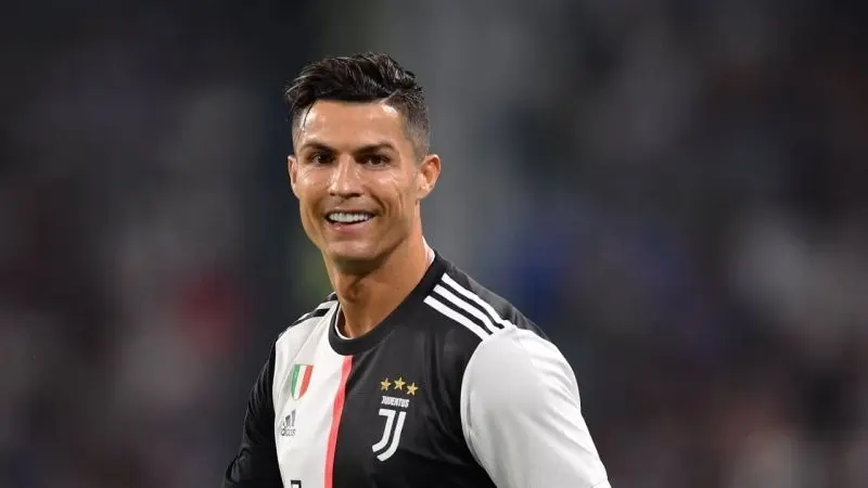 Ronaldo đẹp trai khi chuẩn bị chơi