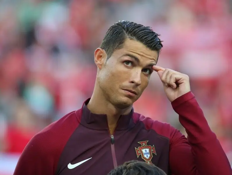 Ronaldo đẹp trai với nụ cười tự tin