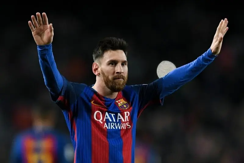 Messi đẹp trai không chỉ trên sân mà còn trong cuộc sống thực