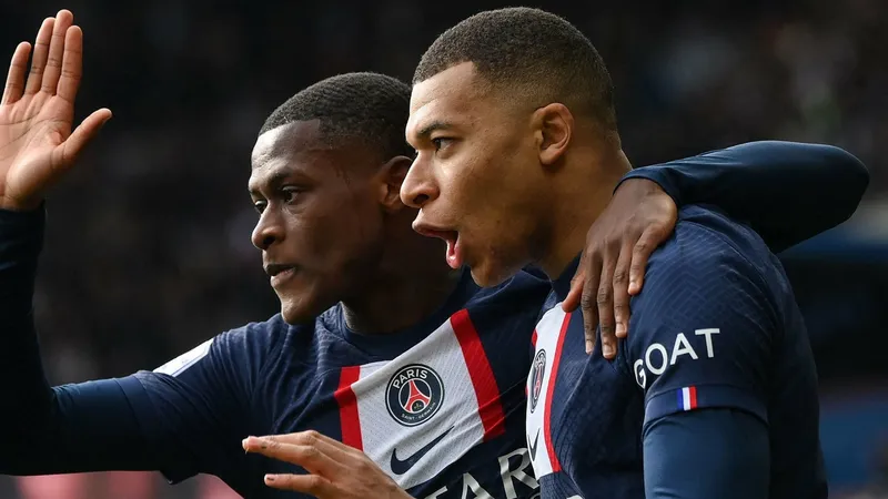 Ảnh MBappe đẹp trai với phong cách độc đáo