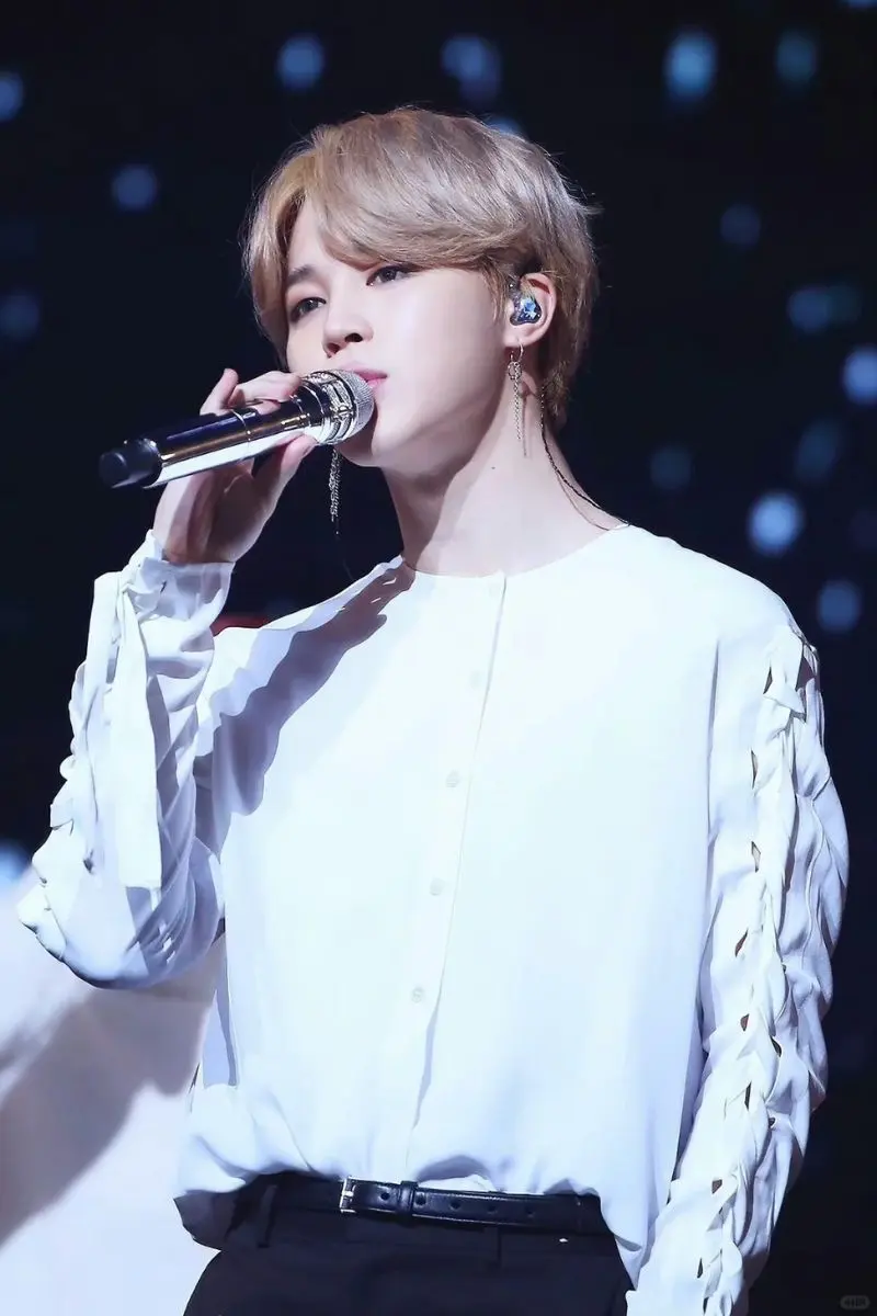 Jimin BTS trong khoảnh khắc lôi cuốn