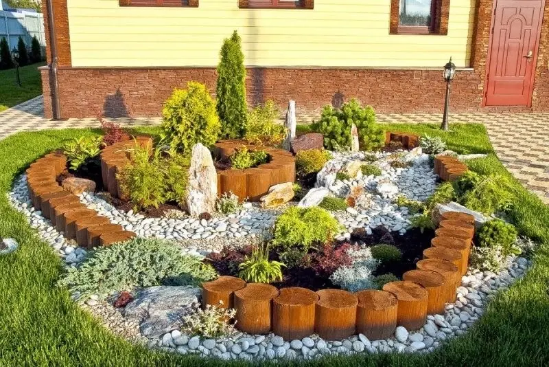 The landscape of the rockery is naturally beautiful, choosing for those who love subtle.