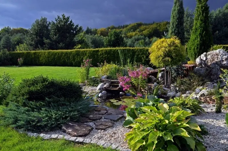 The beautiful natural rockery brings harmony between living space and nature.