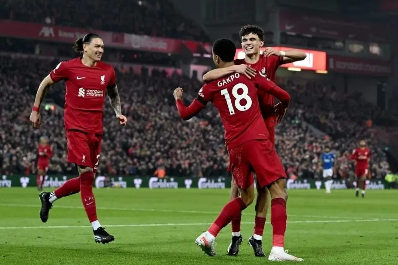 Ảnh của người chơi Liverpool để ăn mừng với sự hài lòng