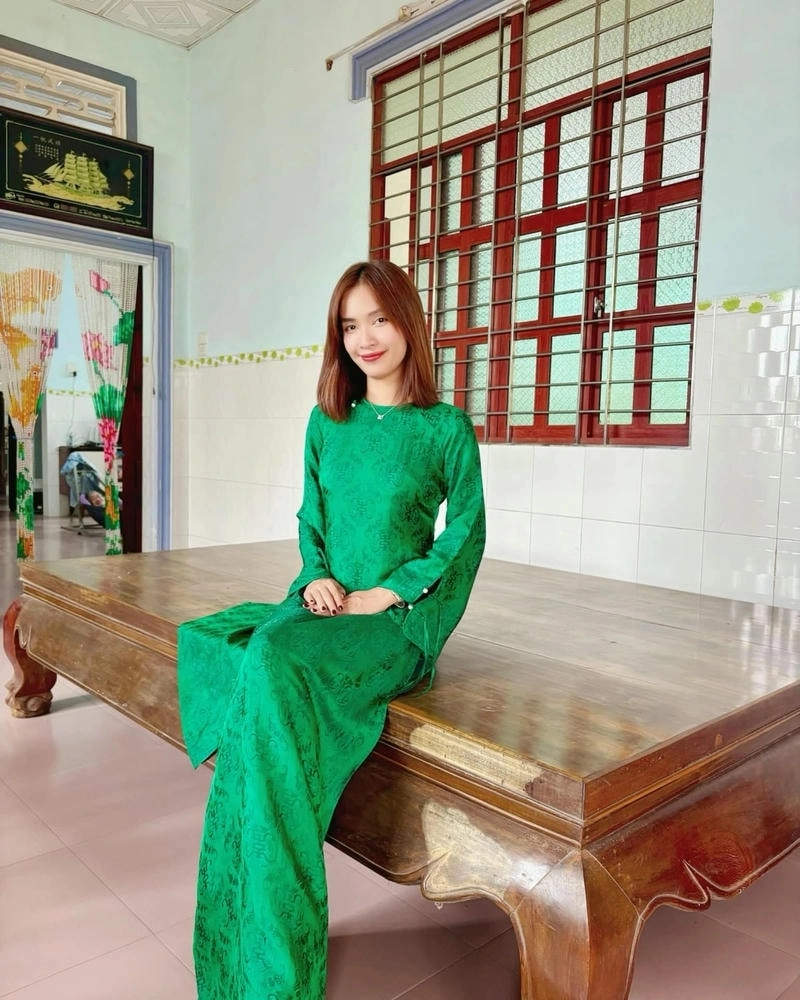 Khám phá vẻ đẹp và sự nghiệp của Ai Phuong để phá hủy vẻ đẹp và sự nghiệp của Ai Phuong