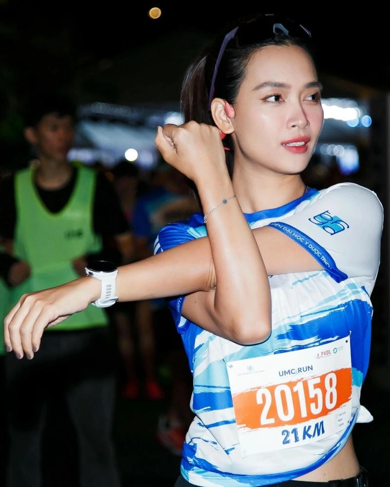 Đắm chìm trong không gian âm nhạc AI Phuong nhẹ nhàng