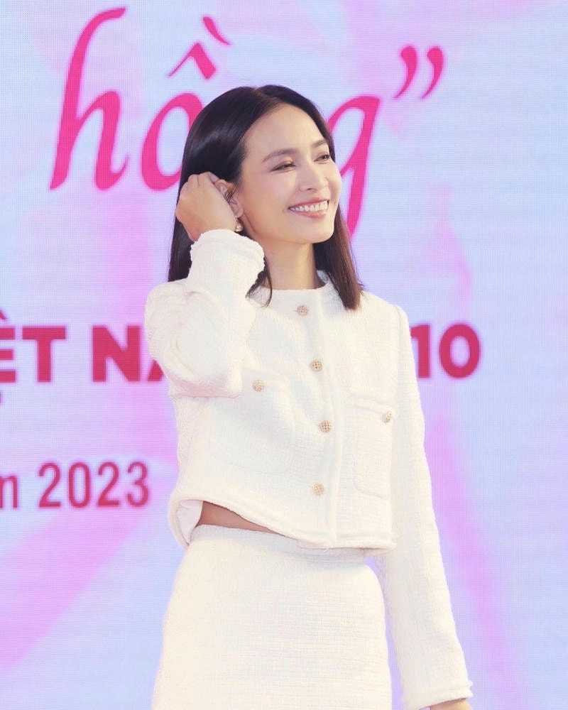 Lắng nghe lời chào tự hào tự hào