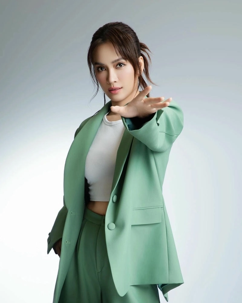 Ngưỡng mộ hình ảnh của Ca Ai Phuong tỏa sáng trên sân khấu