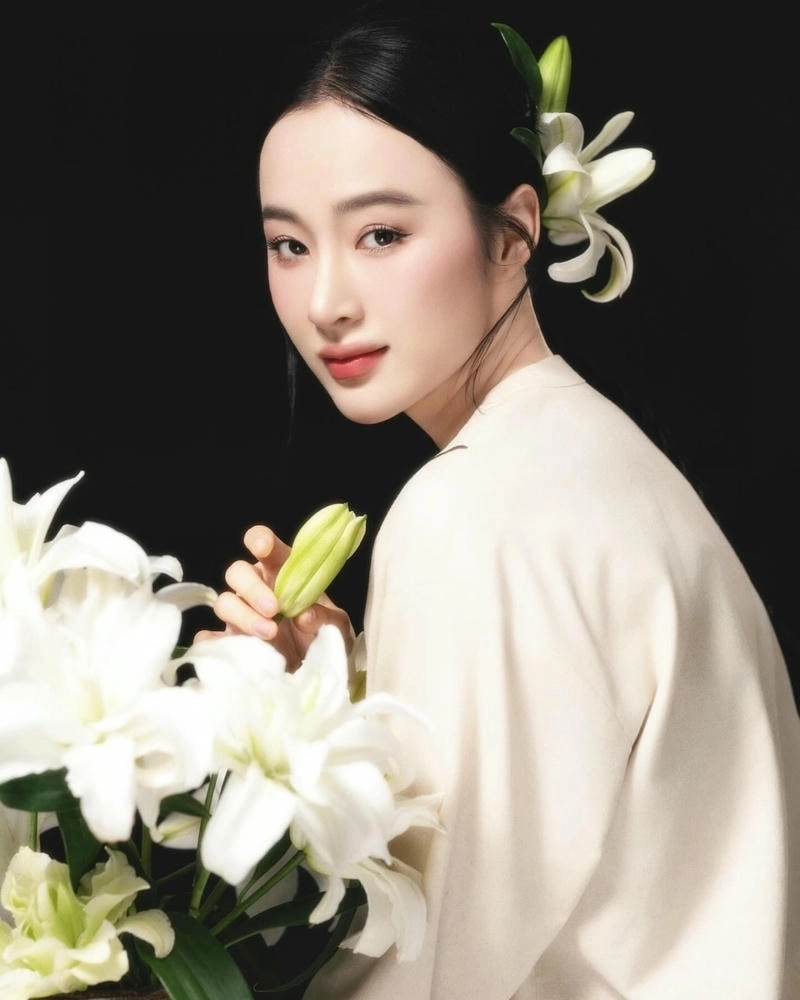 Tìm ra tiểu sử đầy đủ của Angela Phuong Trinh