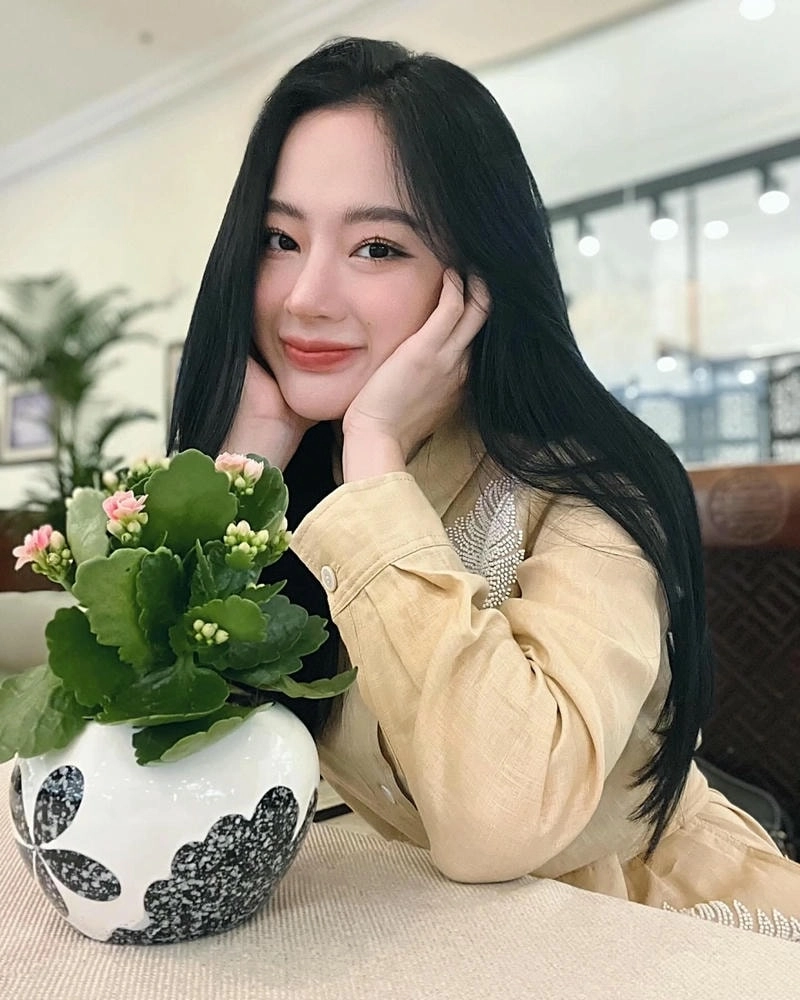 Trả lời thông tin về quê hương Angela Phuong Trinh ở đầu