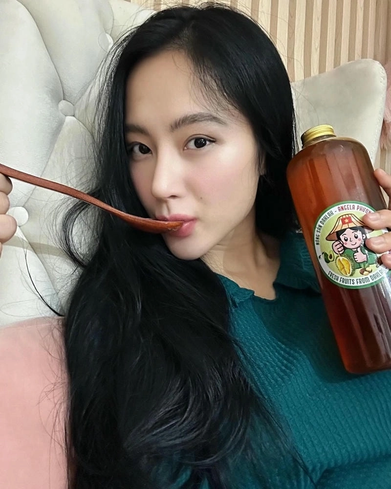 Khám phá sự nghiệp ca sĩ hát Angela Phuong Trinh