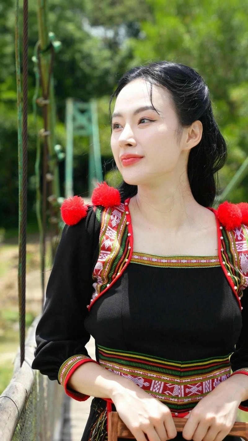 Khám phá những vai trò ấn tượng Angela Phuong Trinh