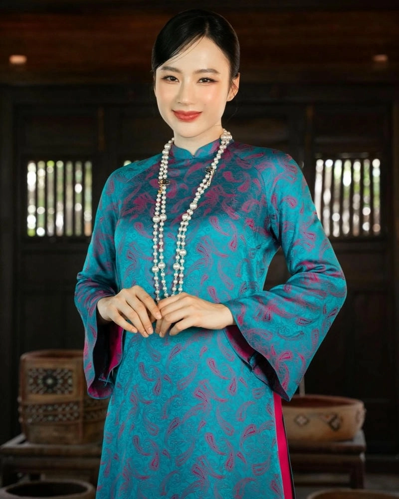 Chi tiết về tiểu sử của Angela Phuong Trinh