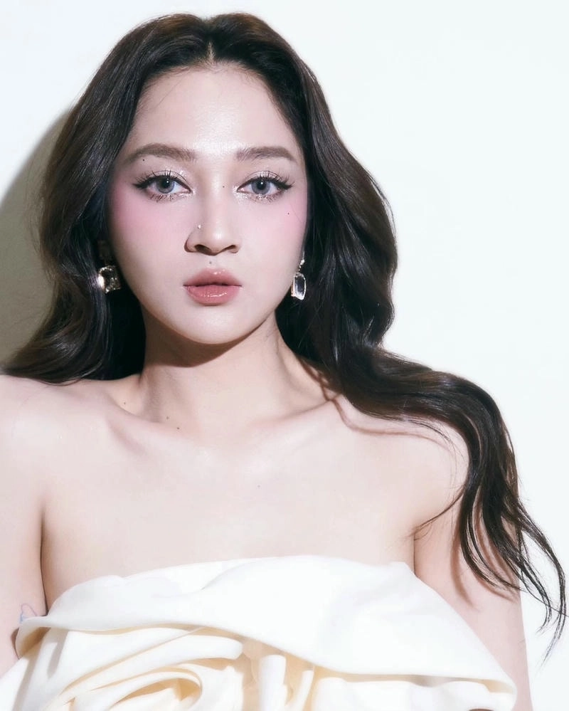 Lời bài hát bảo anh yêu một người vô tâm khiến bạn suy ngẫm