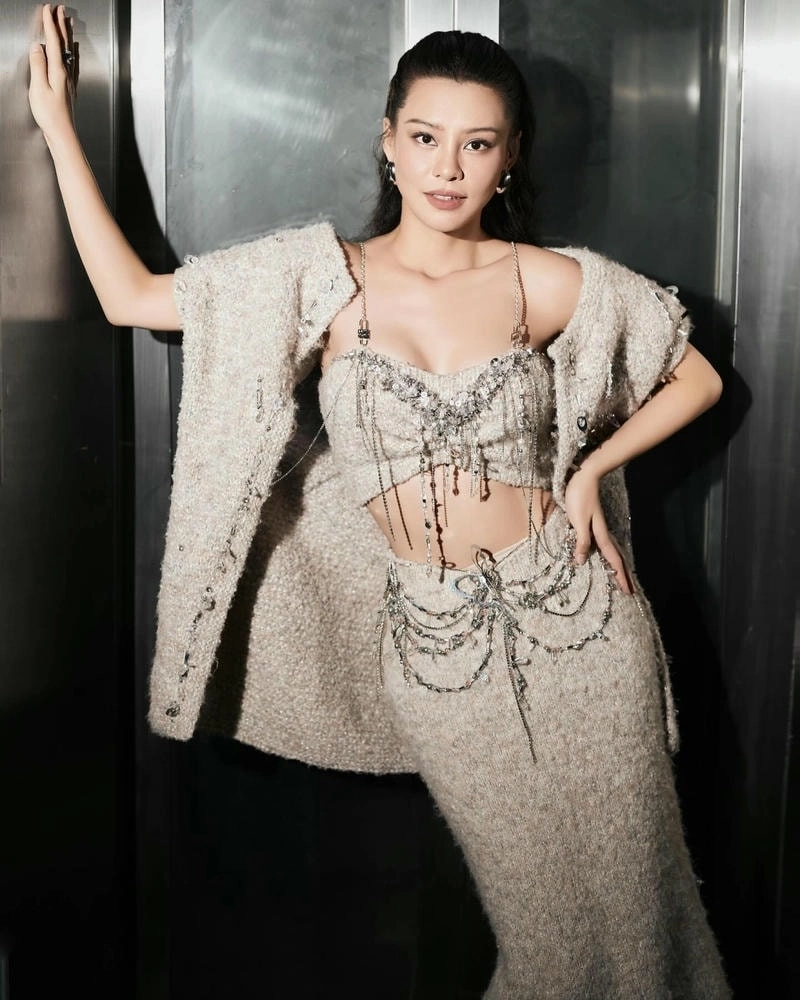 Nghe các bài hát của Bùi lan Huong