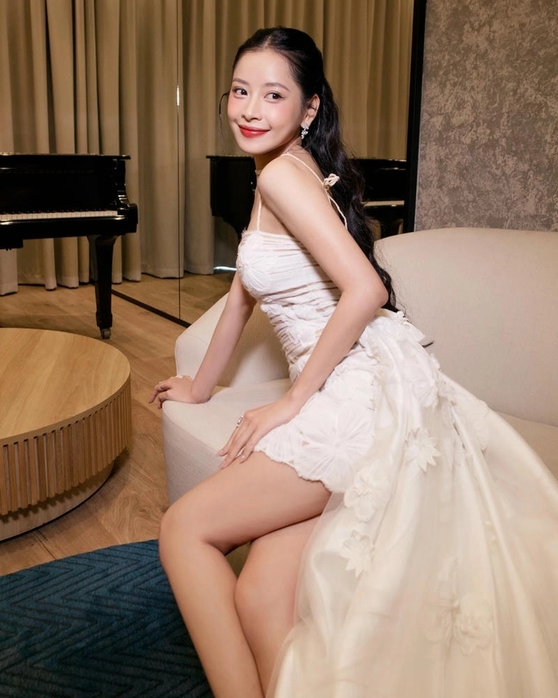 Thưởng thức bài hát Talk to Me Chi Pu
