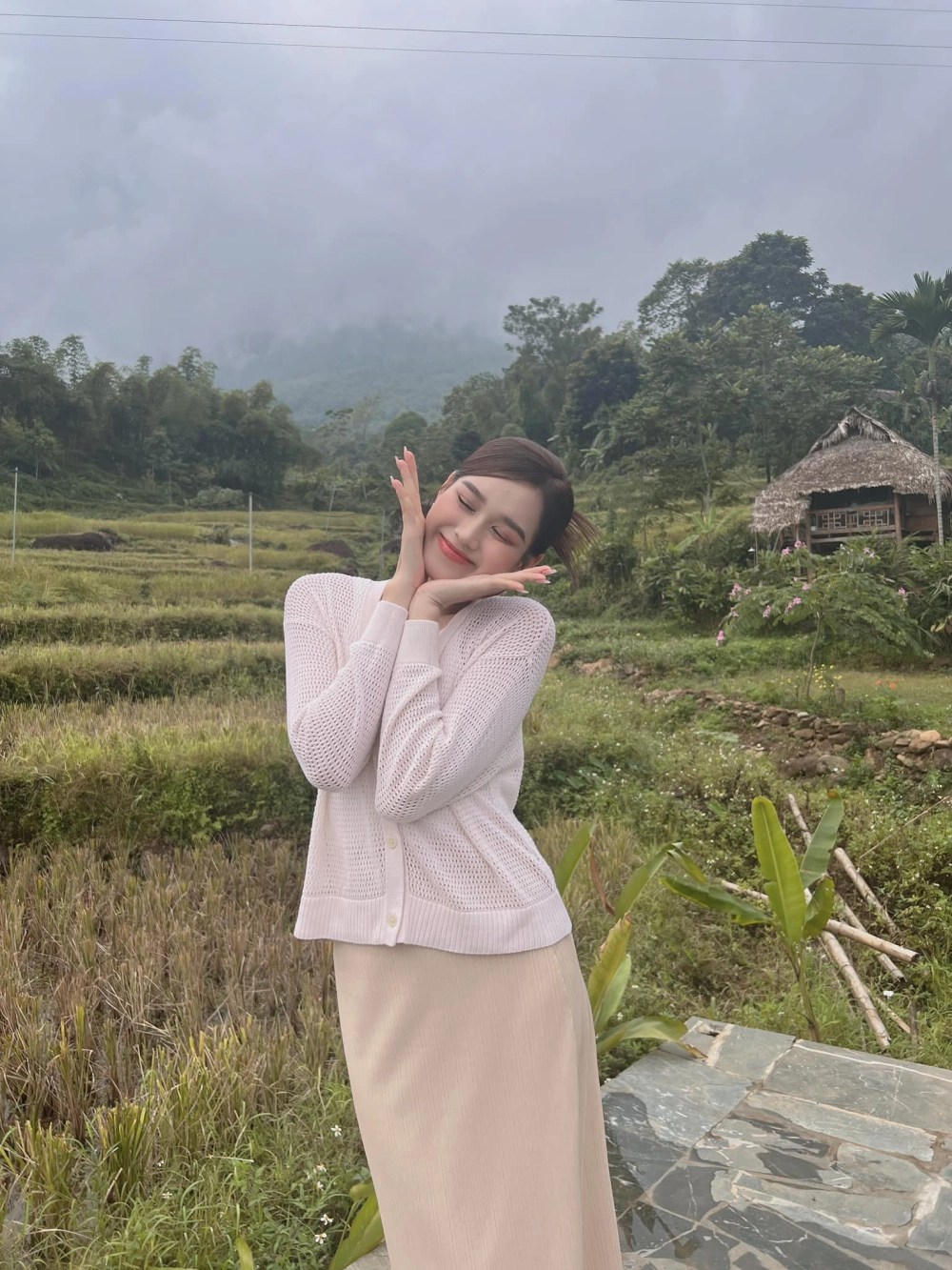 Khoảnh khắc của cảm xúc khi thi ha được trao vương miện